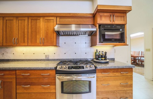San Luis Obispo Casa | Luxury 3-bd/bath w/ amazing views near Downtown & Campus!