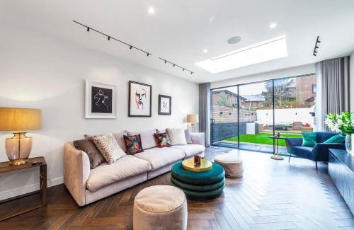 St. Mary's Park Casa | Luxury 3 BDR House with garden next to Battersea Park