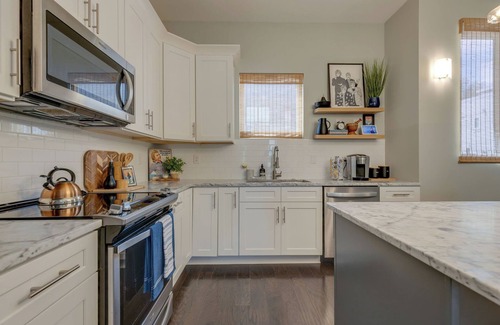 Hadley - Washington Casa | Luxury 3 Bed Close to Downtown!