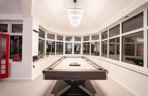Northwood Casa | Luxury 3 bed Retreat with Hot tub
