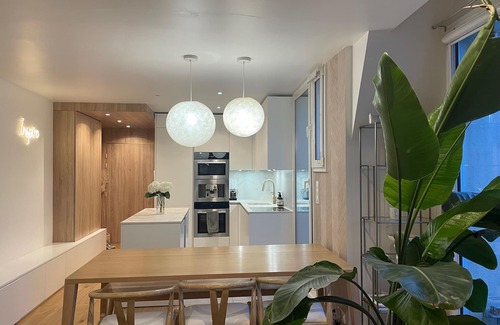 Quartier Sainte-Avoye Apartamento | LUXURY 3 BEDROOM & 3 BATHROOM APARTMENT WITH TERRACE NEAR THE LOUVRE