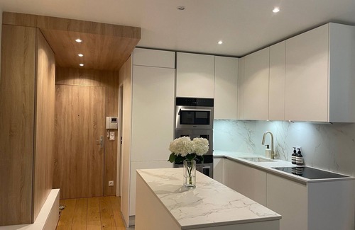 Quartier Sainte-Avoye Apartamento | LUXURY 3 BEDROOM & 3 BATHROOM APARTMENT WITH TERRACE NEAR THE LOUVRE