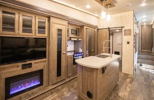 Nipomo Casa | Luxury 3-Bedroom 42' Home on Wheels with Bunk Room & Loft