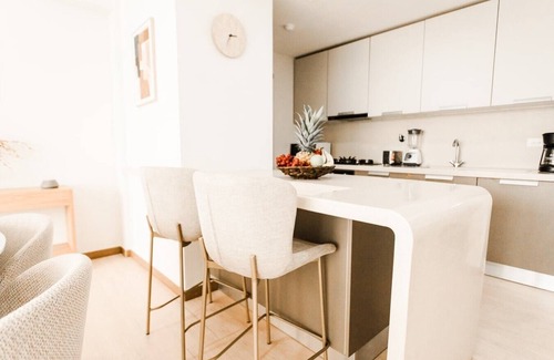 Tumba Vieja Apartamento | Luxury 3 Bedroom apt free park balcony City View