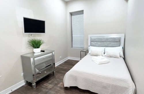 Grand Boulevard Apartamento | Luxury 3-bedroom apartment in Bronzeville Chicago with AC, WiFi