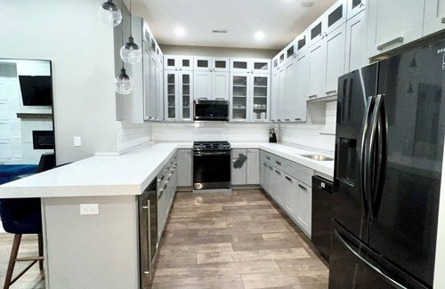 Grand Boulevard Apartamento | Luxury 3-bedroom apartment in Bronzeville Chicago with AC, WiFi