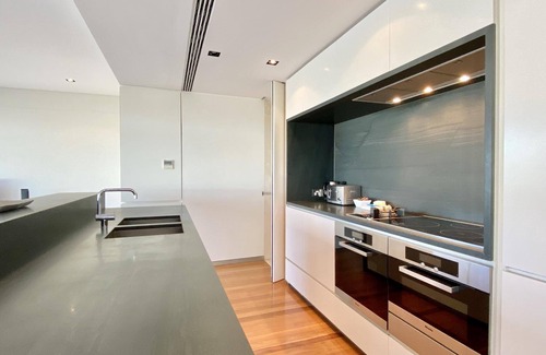 Kirribilli Apartamento | Luxury 3 Bedroom Apartment with Harbour Bridge & Park View