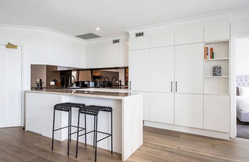 Kirribilli Apartamento | Luxury 3 Bedroom Apartment with Harbour Bridge & Park View