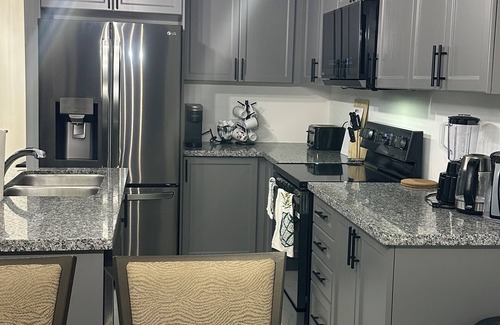 Wasaga Beach Casa | LUXURY 3 BEDROOM RETREAT IN WASAGA BEACH 15MIN DRIVE TO MANY AMENITIES!!!