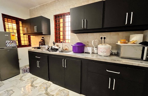 Eastern Region Apartamento | Luxury 3-bedroom fully furnished apartment with AC in Somanya