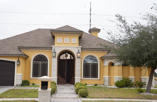Palmhurst Casa | Luxury 3-Bedroom Home with Modern Amenities & Stunning Views