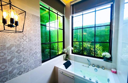 Santa Maria Casa | Luxury 3 Bedroom HotSpring Villa 35 Mins Away MNL