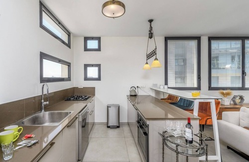 Florentin Apartamento | Luxury 3-Bedroom in Neve Tzedek By Barnes