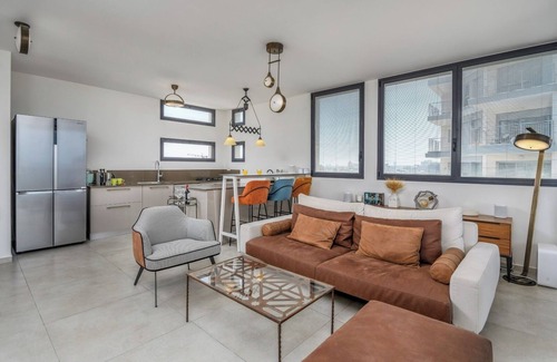Florentin Apartamento | Luxury 3-Bedroom in Neve Tzedek By Barnes