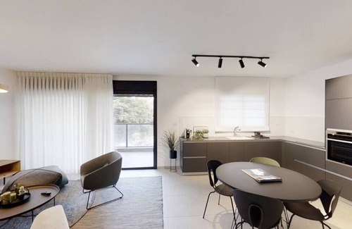 Haifa Apartamento | Luxury 3 Bedroom new apartment-Beach&Bahai Gardens