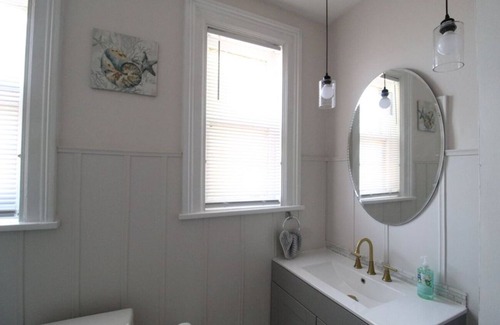 Scranton Casa | Luxury 3-bedroom suite in Scranton-Hill Section with WiFi + Cable