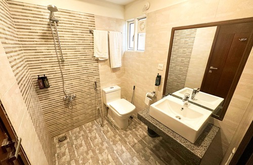 Karachi Apartamento | Luxury 3 Bedrooms Cozy Apartment on Shahrah-e-Faisal
