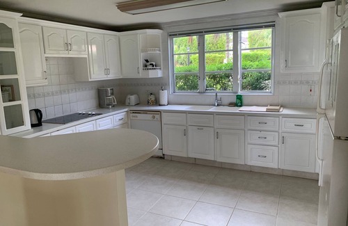 Christie Casa | Luxury 3 br 3.5 bth townhouse in gated community