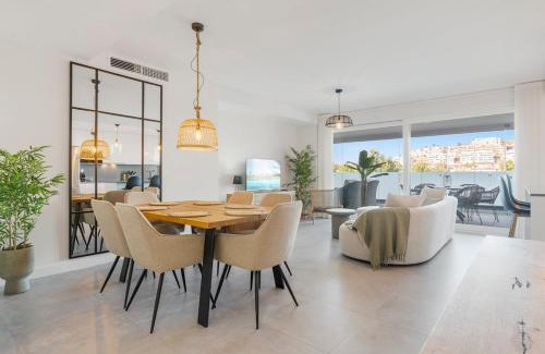 La Cala de Mijas Apartamento | Luxury 3 BR Apartment with Terrace, pool & gym