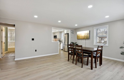 Lakeview Casa | Luxury 3 BR Single Family Home - Half Acre Fenced lot, Backed to woods
