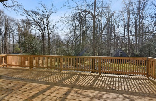 Lakeview Casa | Luxury 3 BR Single Family Home - Half Acre Fenced lot, Backed to woods