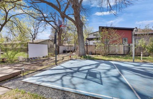 Govalle Casa | Luxury 3 House Compound with Jacuzzi and Pickleball
