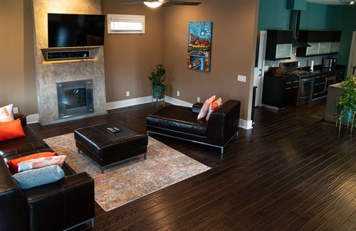 Germantown Casa | Luxury 3000 sq ft home minutes to Downtown Nashville, Lower Broadway & much more