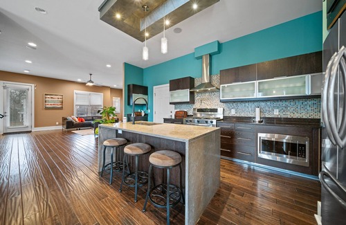 Germantown Casa | Luxury 3000 sq ft home minutes to Downtown Nashville, Lower Broadway & much more