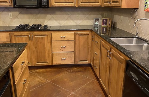 Natchez Casa | Luxury 3BD/3BA home in Elgin Estates neighborhood