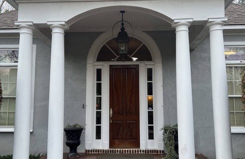 Natchez Casa | Luxury 3BD/3BA home in Elgin Estates neighborhood