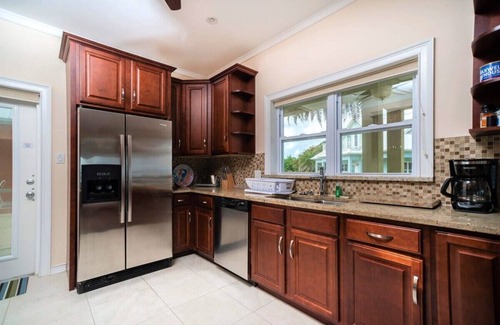 North Side Villa | Luxury 3bd Beach Front, # 4 Green, Stunning Views