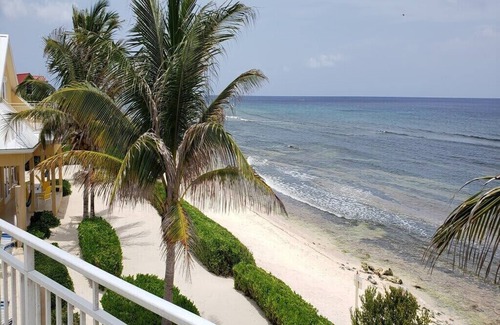 North Side Villa | Luxury 3bd Beach Front, # 4 Green, Stunning Views
