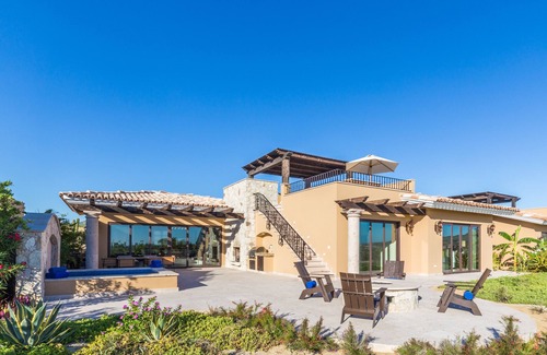 Los Cabos Villa | Lujo 3BDR Casita 2 @ Diamante Golf y Pacific Ocean View Rooftop por V&L Vacation