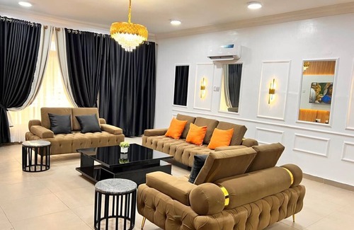 Ofin Apartamento | LUXURY 3BED ACE APARTMENT