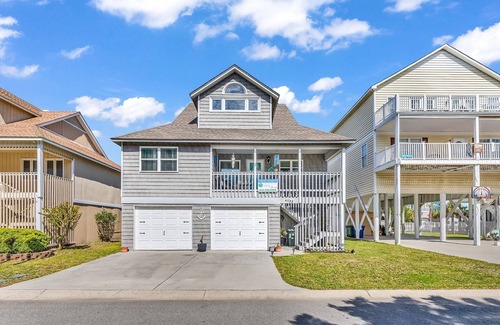 Windy Hill Cabaña | Luxury 3BR/2BA Private Home 2 Blocks from the Beach, Pool & 7 Night Minimum