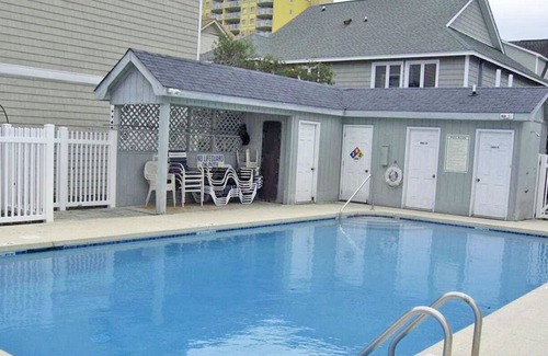 Windy Hill Cabaña | Luxury 3BR/2BA Private Home 2 Blocks from the Beach, Pool & 7 Night Minimum