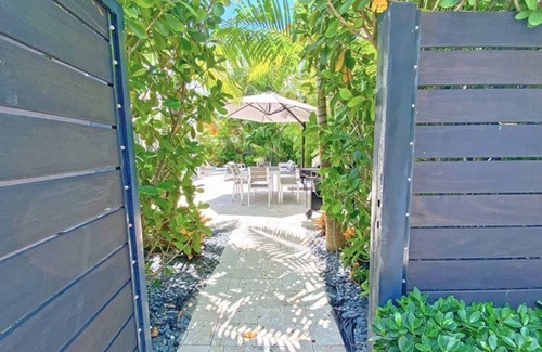 Victoria Park Casa | Luxury 3br/3ba Family Pool Home In Heart Of It All