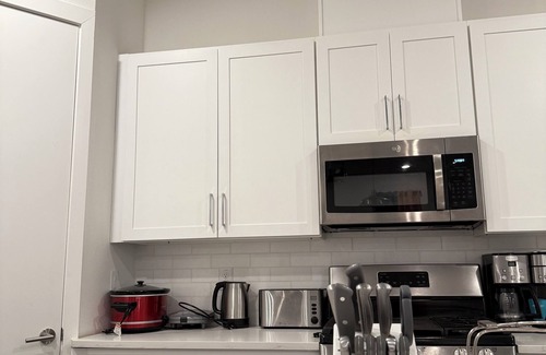 Northside Casa | Luxury 3BR for Families, Nurses & Groups