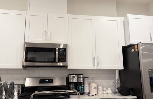 Northside Casa | Luxury 3BR for Families, Nurses & Groups
