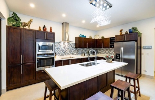 Playa Hermosa Casa | Brand New Luxury 3 bedroom Home, Walking distance to Hermosa Beach