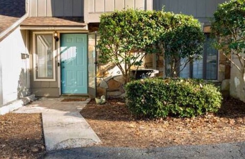 Winston - Salem Casa | Luxury 3BR Townhome - Sleep 6
