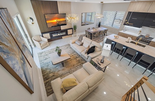 Downtown Casa | Luxury 3BR Townhouse w/Elevator & Rooftop | Walk to Downtown