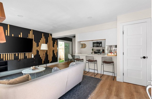 St. Edwards Condominio | Luxury 3mi to DT ~ South Congress ~ Walkable