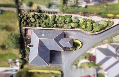 Newtown Casa | Luxury 4-5 Bed Home with Games Room and Balcony