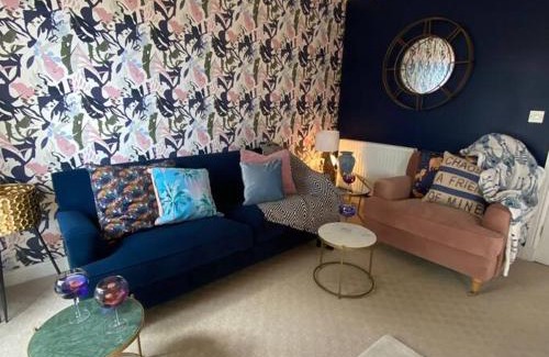 Newtown Casa | Luxury 4-5 Bed Home with Games Room and Balcony