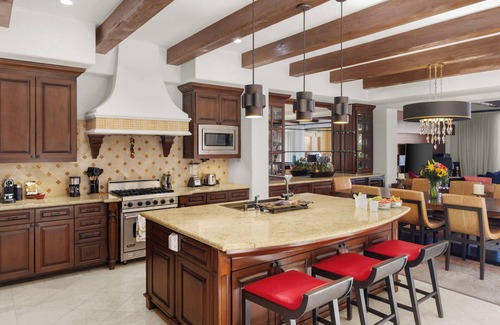 El Medano Ejidal Villa | Luxury 4 Bd Beachfront Villa #6 in Cabo 5-Star Service