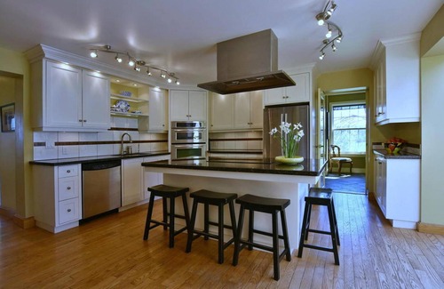 Meaford Casa | Casa de lujo de 4 recámaras, capacidad para 12 personas, cerca de Gray Highlands, Blue Mountain, Meaford