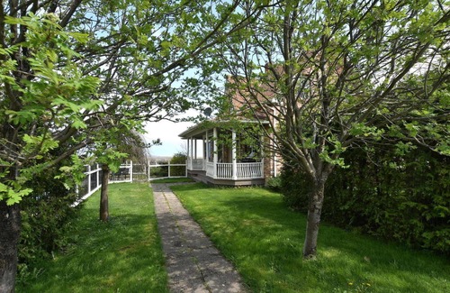 Meaford Casa | Casa de lujo de 4 recámaras, capacidad para 12 personas, cerca de Gray Highlands, Blue Mountain, Meaford