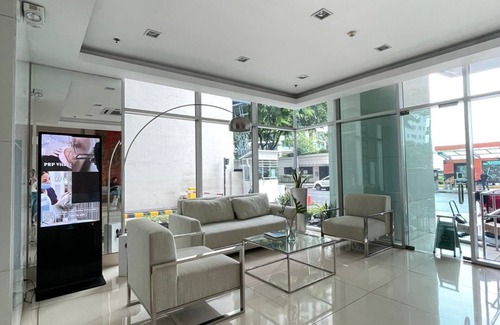 Bonifacio Global City Condominio | Luxury 4-Bed Penthouse in Central BGC close to St.Lukes and One High Street