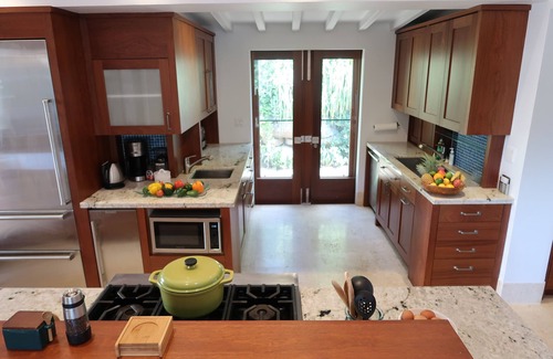 East End Villa | Villa de lujo de 4 dormitorios, junto a la playa, piscina infinita de 30 ', bañera de hidromasaje, gimnasio.